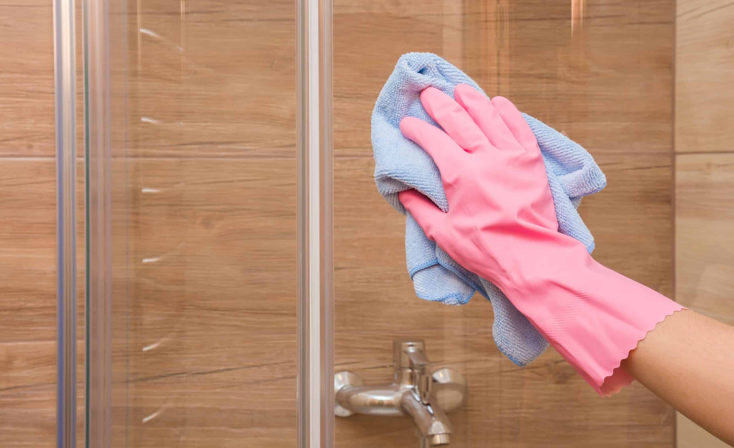 How to Clean Soap Scum from Glass Shower Doors (Easy Home Solutions That Work)